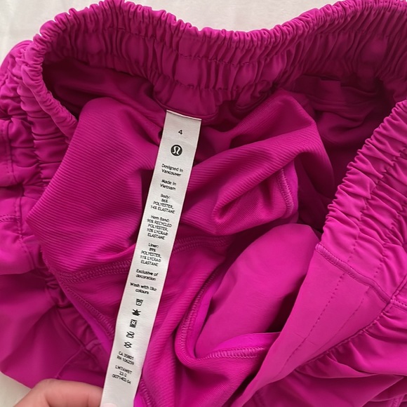 NWT Lululemon Hotty Hot Low-rise Lined Short 4” Size 4 (Purple Highlight) - Picture 5 of 7
